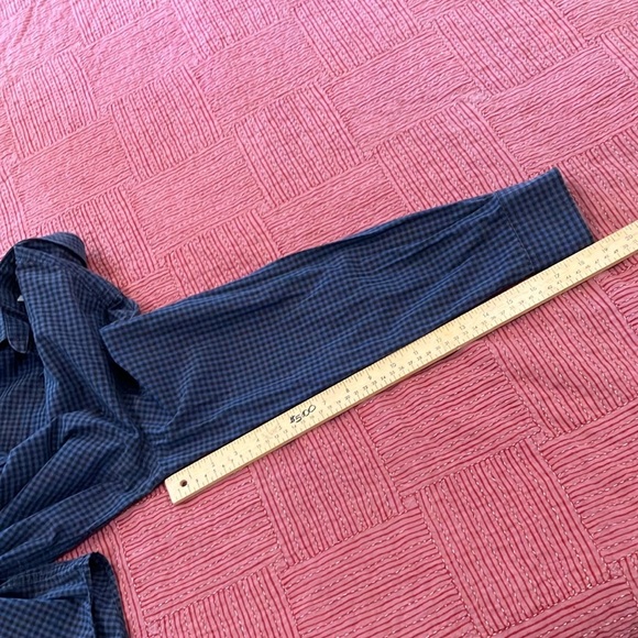 Perry Ellis men’s medium casual button down Checkered indigo Shirt - faded - Picture 12 of 16